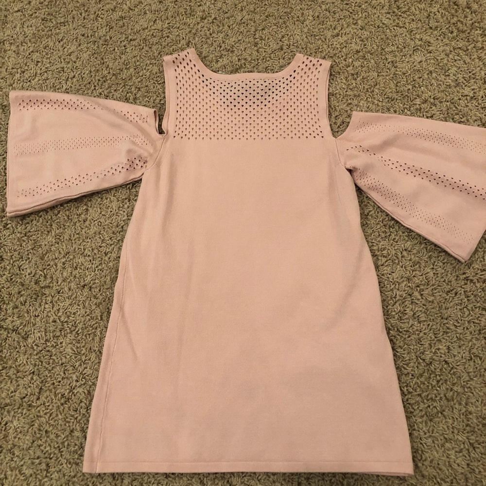 NWT DESIGN 365 Cold Shoulder Sweater - Picture 3 of 3